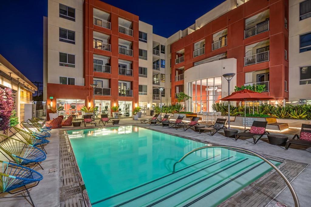 One Bedroom Gem In Weho Apartment